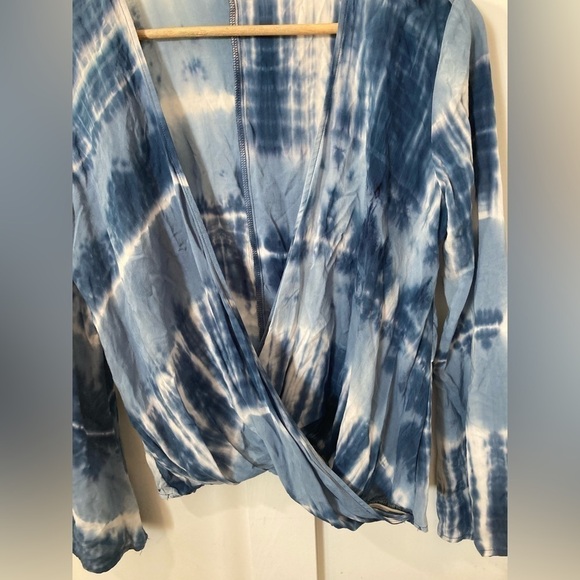 LOVESTITCH wrap blouse tie dye long bell sleeve size small - Picture 11 of 12